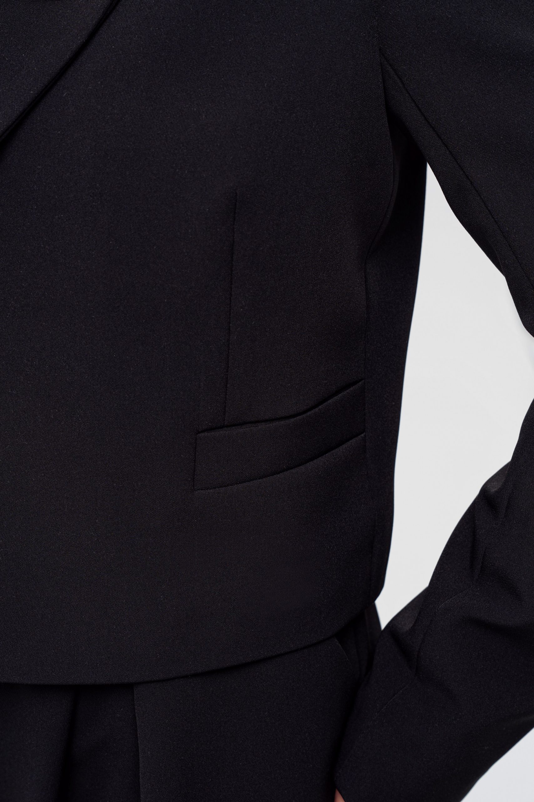 Укороченный жакет - женщины — изображение 10