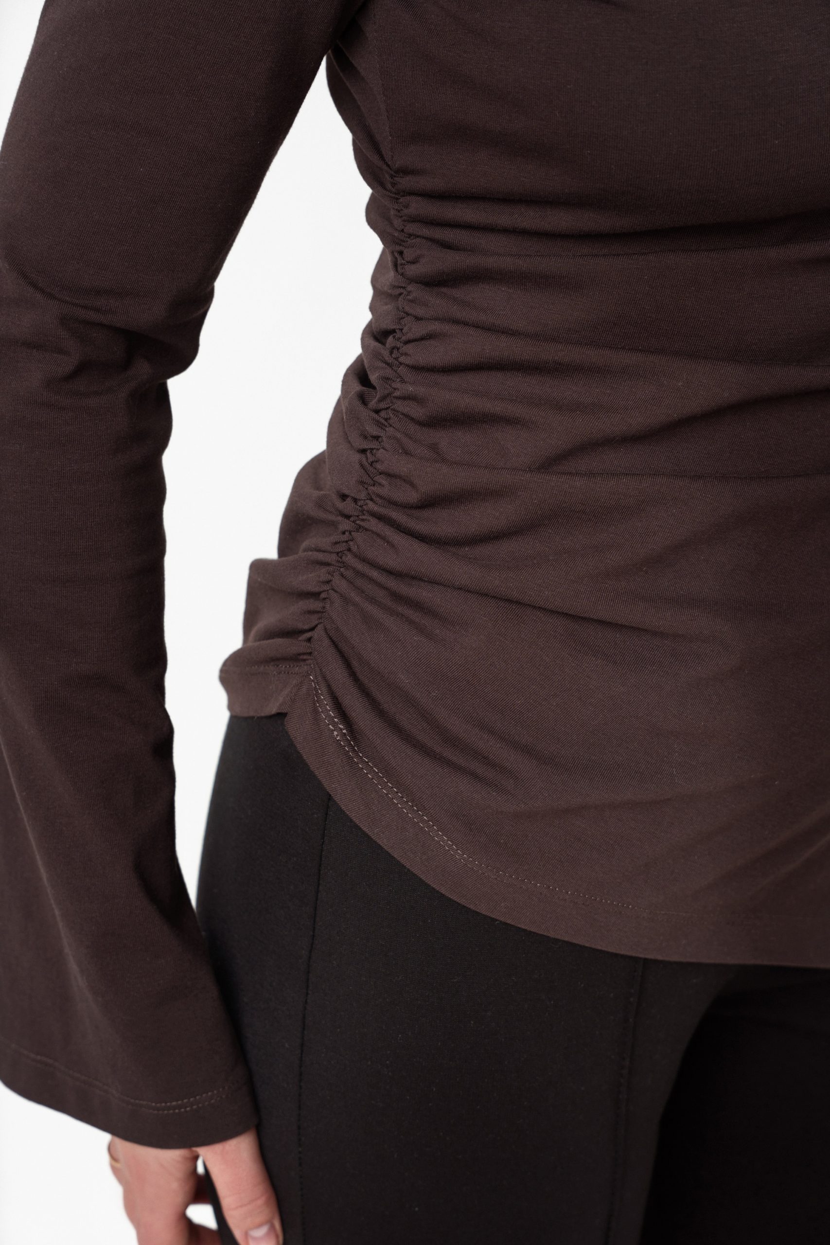 Лонгслив "Разрез" - женщины — изображение 8